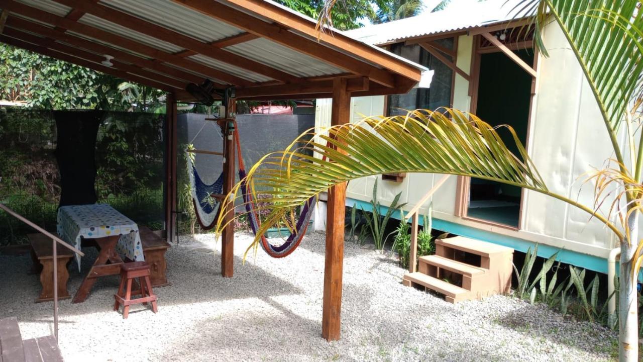 Container House Cahuita Hotel Kültér fotó