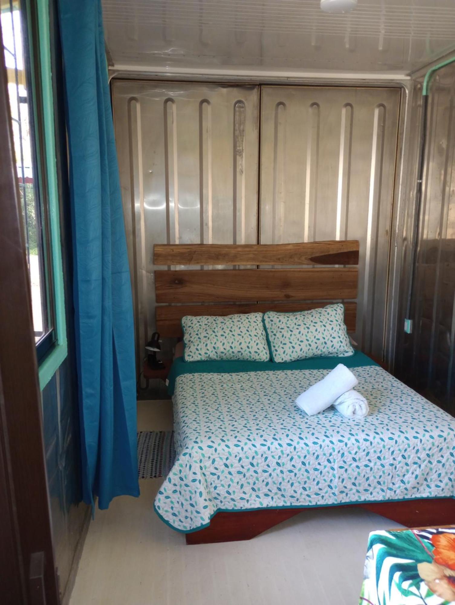 Container House Cahuita Hotel Kültér fotó